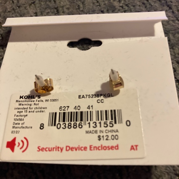 Lauren Conrad heart earrings - Picture 2 of 2